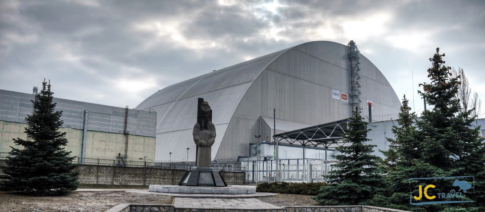 Reactor 4 with new shelter object Safe Confinement 100