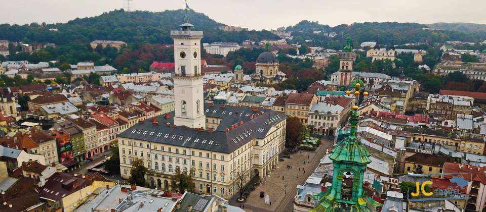 Rynok Square with the City Hall
